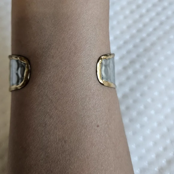 Turquoise and hammered brass bracelet clasp - Picture 4 of 7